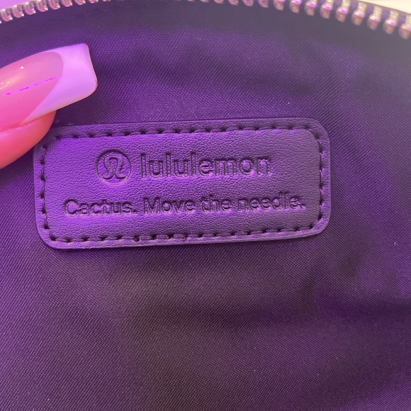 Lululemon leather alternative crossbody bag - Picture 1 of 6